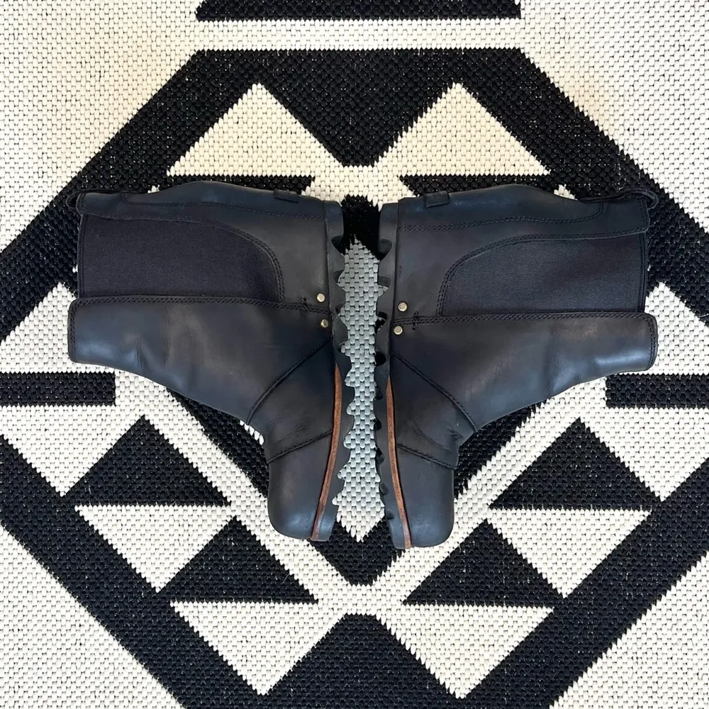 Lea Wedge Leather Ankle Booties in Black Size 6 - Image 8