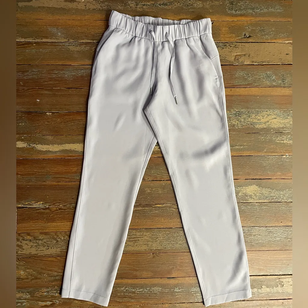 Lululemon Keep Moving 7/8 Pant Light Grey Travel Relaxed - Sz 4 🧡🎀 - Image 11