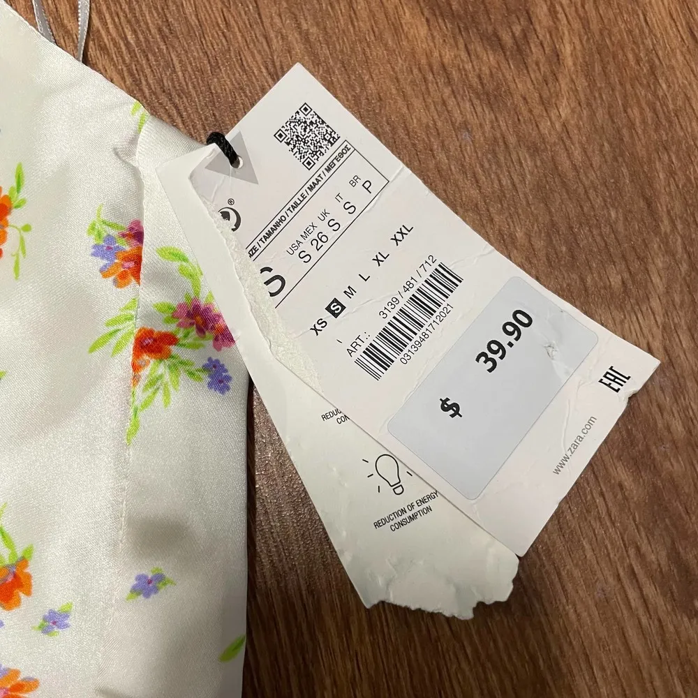 Zara Blogger Favorite Satin Effect Floral Drape Neck Halter Crop Top Size Small - Image 4