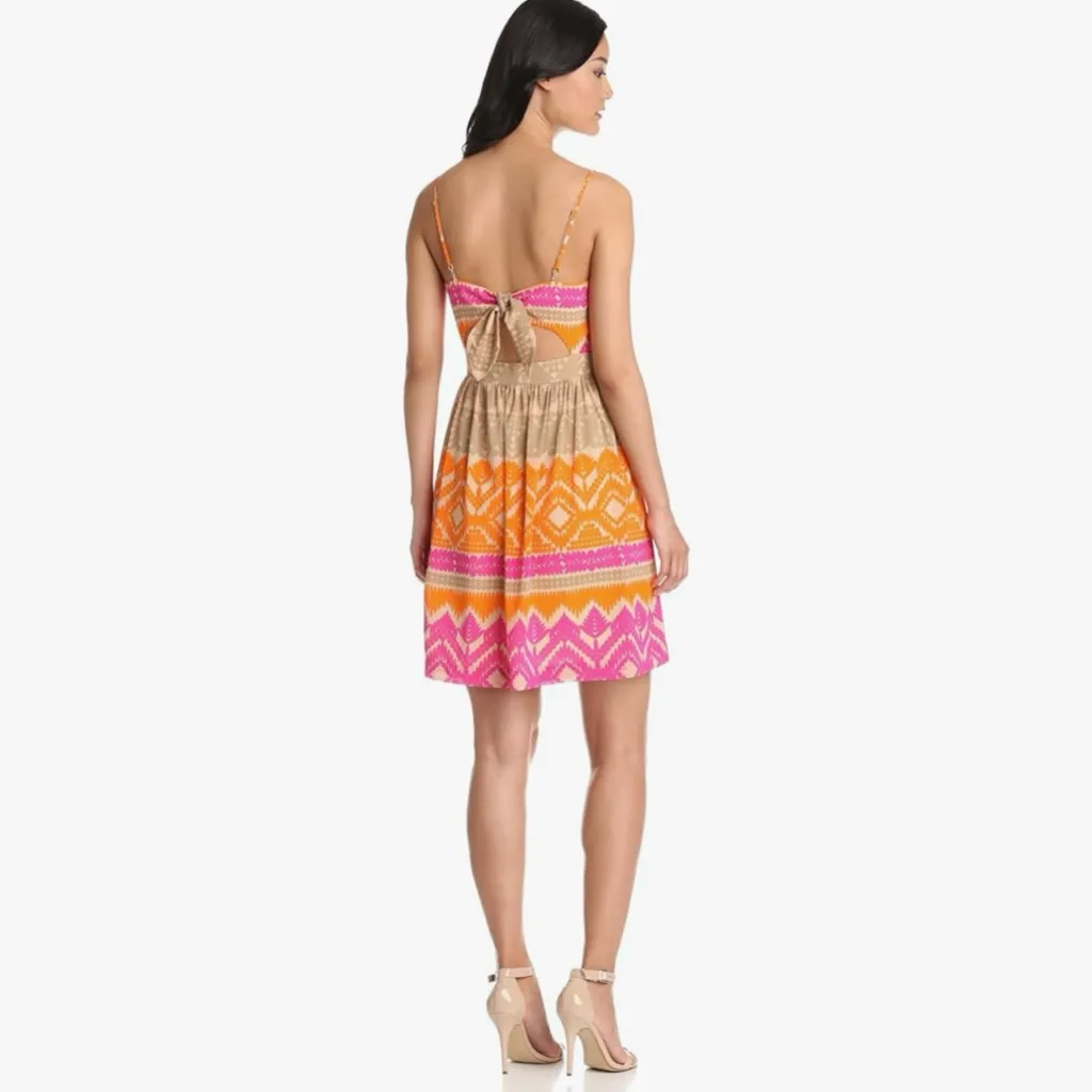 Trina Turk Gypsum Cut-Out Stretch‎ Silk Lined Mini Dress in Cactus Flower Size 6 - Image 5