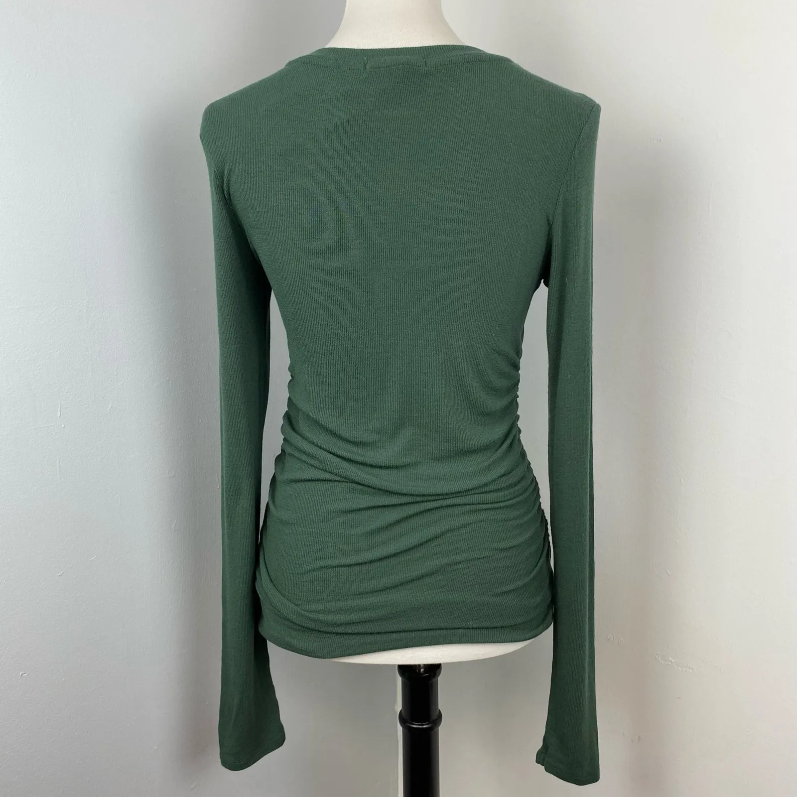 n:philanthropy Green Gavin Cutout Ruched Long-Sleeve Soft T-Shirt Large NEW - Image 8