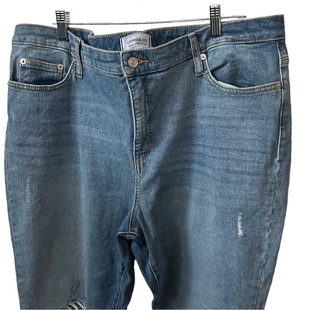 Medium Wash High-Rise Vintage Straight Size 18 Cuffed Jeans. - Image 3