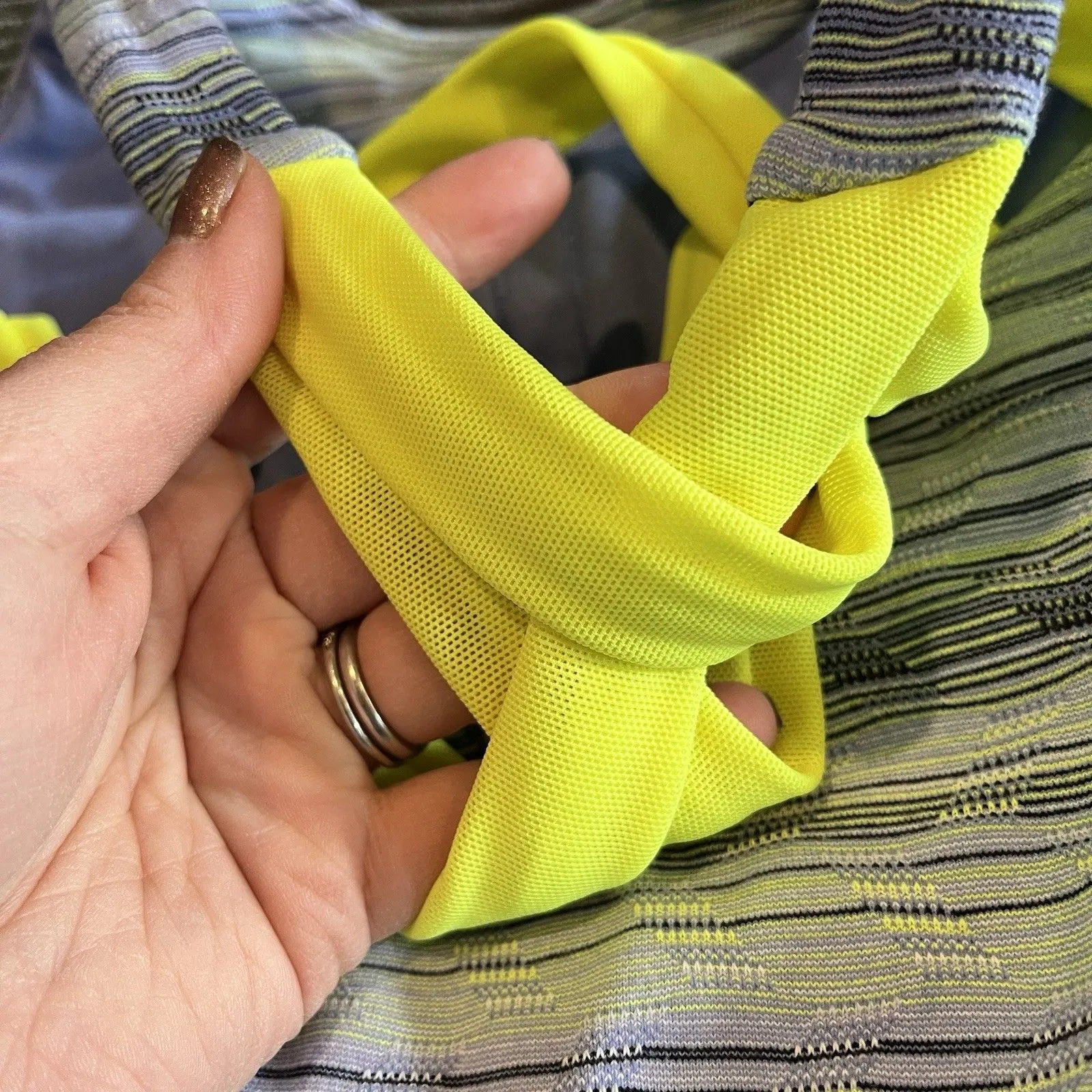 VINTAGE Lululemon Women's Cross Back Built - Image 9