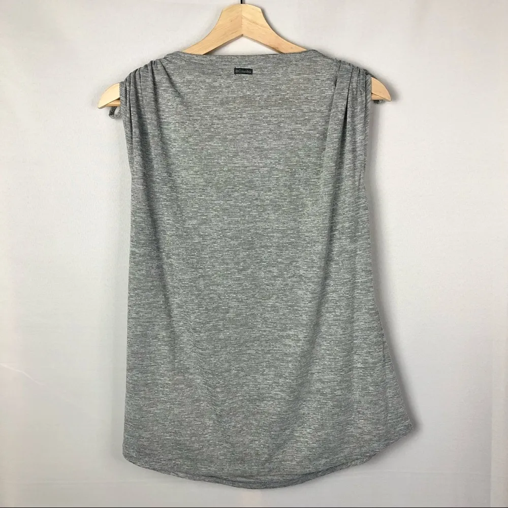 Columbia Light Gray Mount Carmel Lightweight Athletic Tee M - Image 35