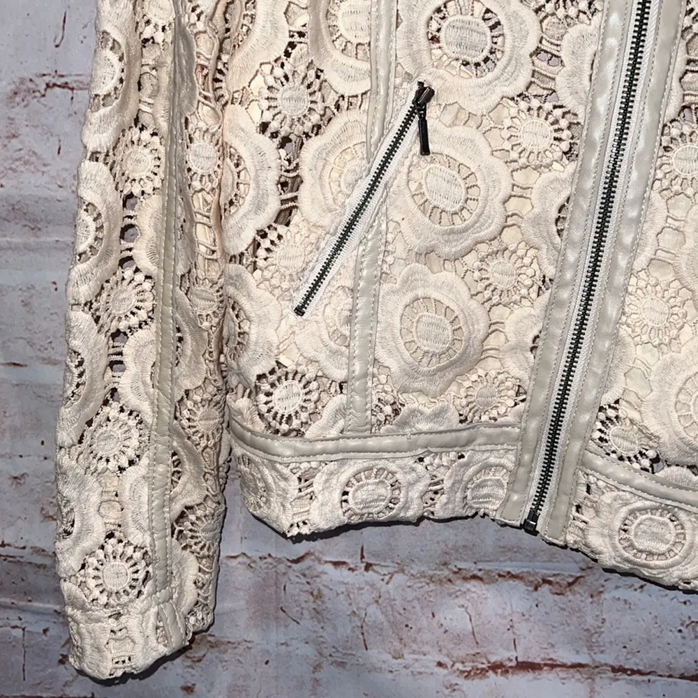 Neiman Marcus XS Moto Jacket ivory zip front faux leather trim pockets crochet - Image 5