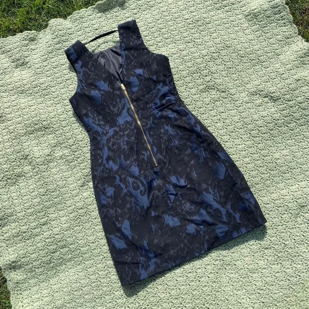 H&M business wear dress
Women’s size 6 - Image 2