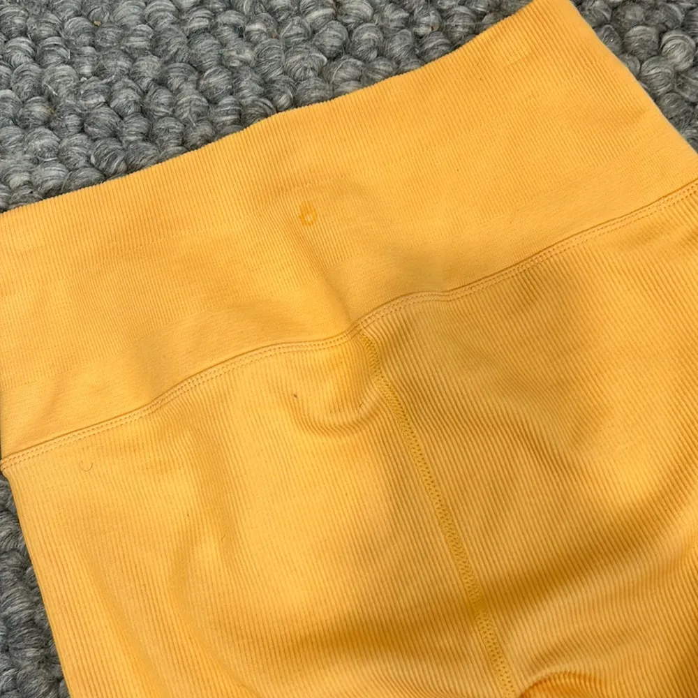 Spiritual Gangsta Yellow Full Length Work Out Leggings Size M/L - Image 5