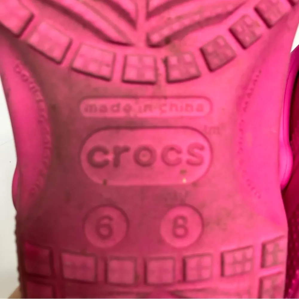 Crocs hot pink original clogs‎ unisex sizing women’s size 8 casual bright summer - Image 6