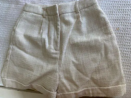Forever 21 Cream shorts - Image 2