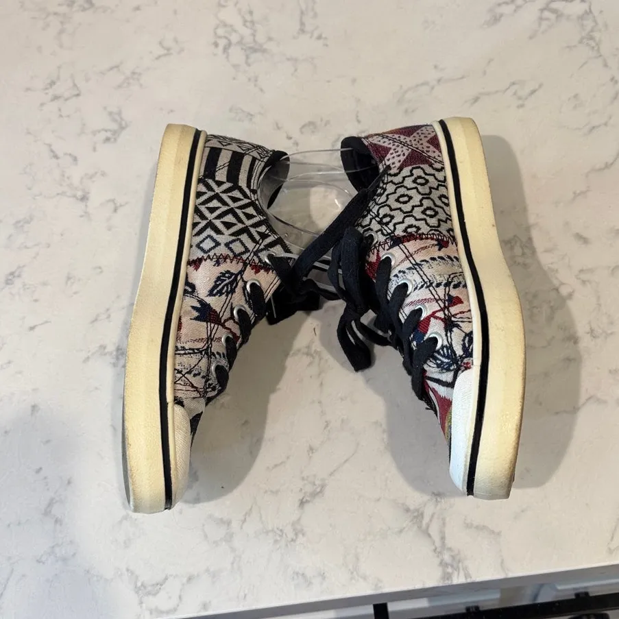 KEEN Elsa IV sneakers with a tribal Aztec indigenous patchwork pattern size 7 - Image 6