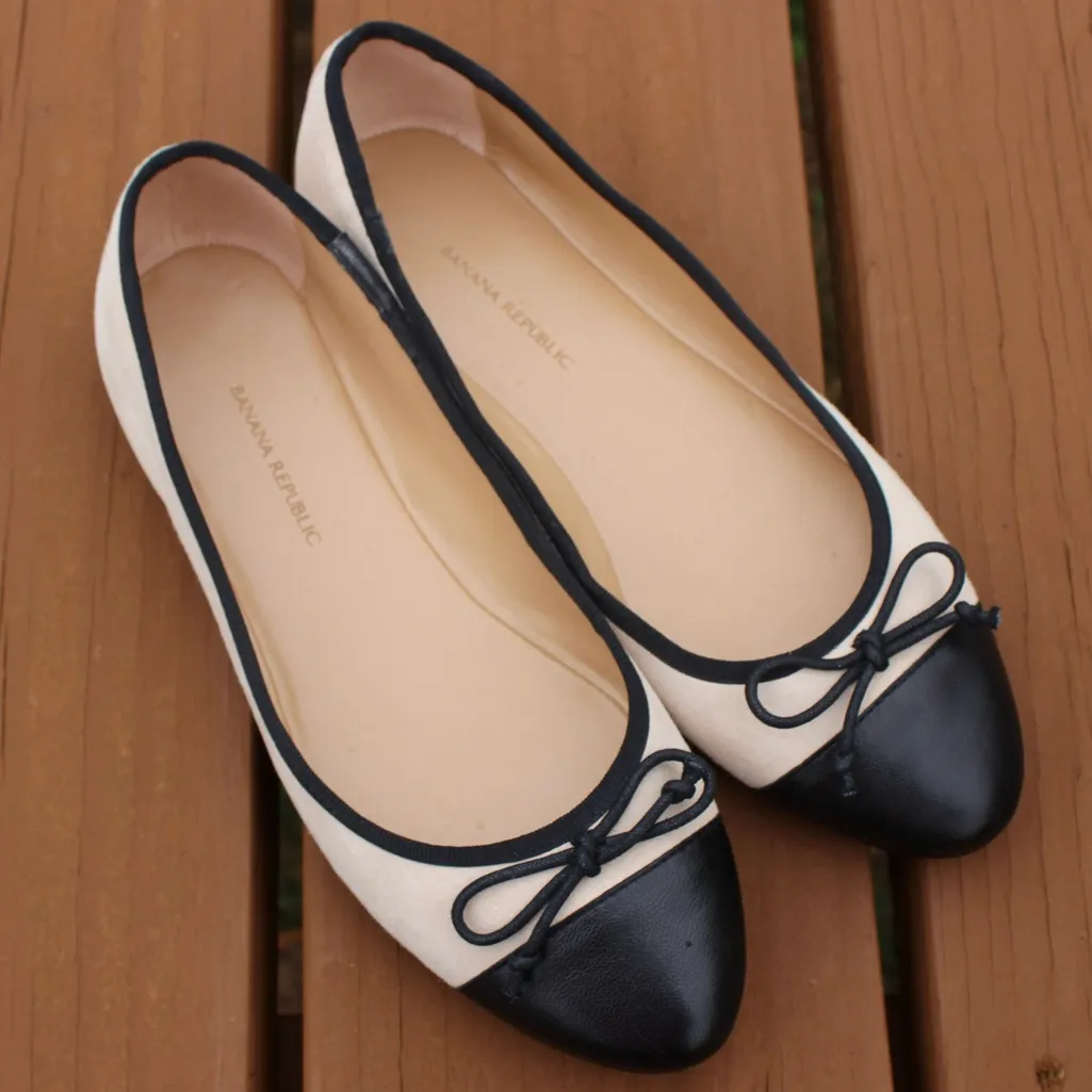 Banana Republic Ladies Suede and Leather Flats Sz 7 - Image 5