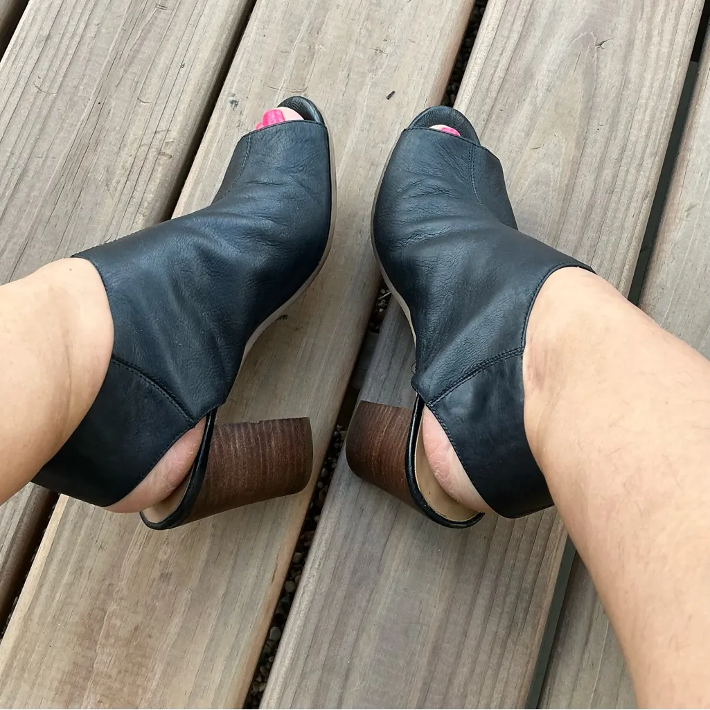 Stylish leather sandals 🌷🌷 - Image 8