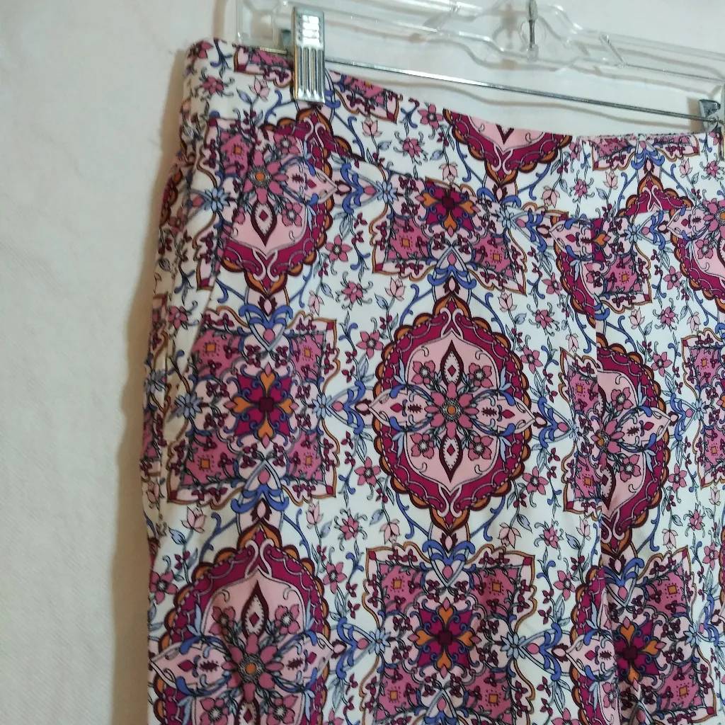 Loft Mosaic Floral Patterned Cropped Wide Leg Pull On Pants Vacation Size M - Image 2