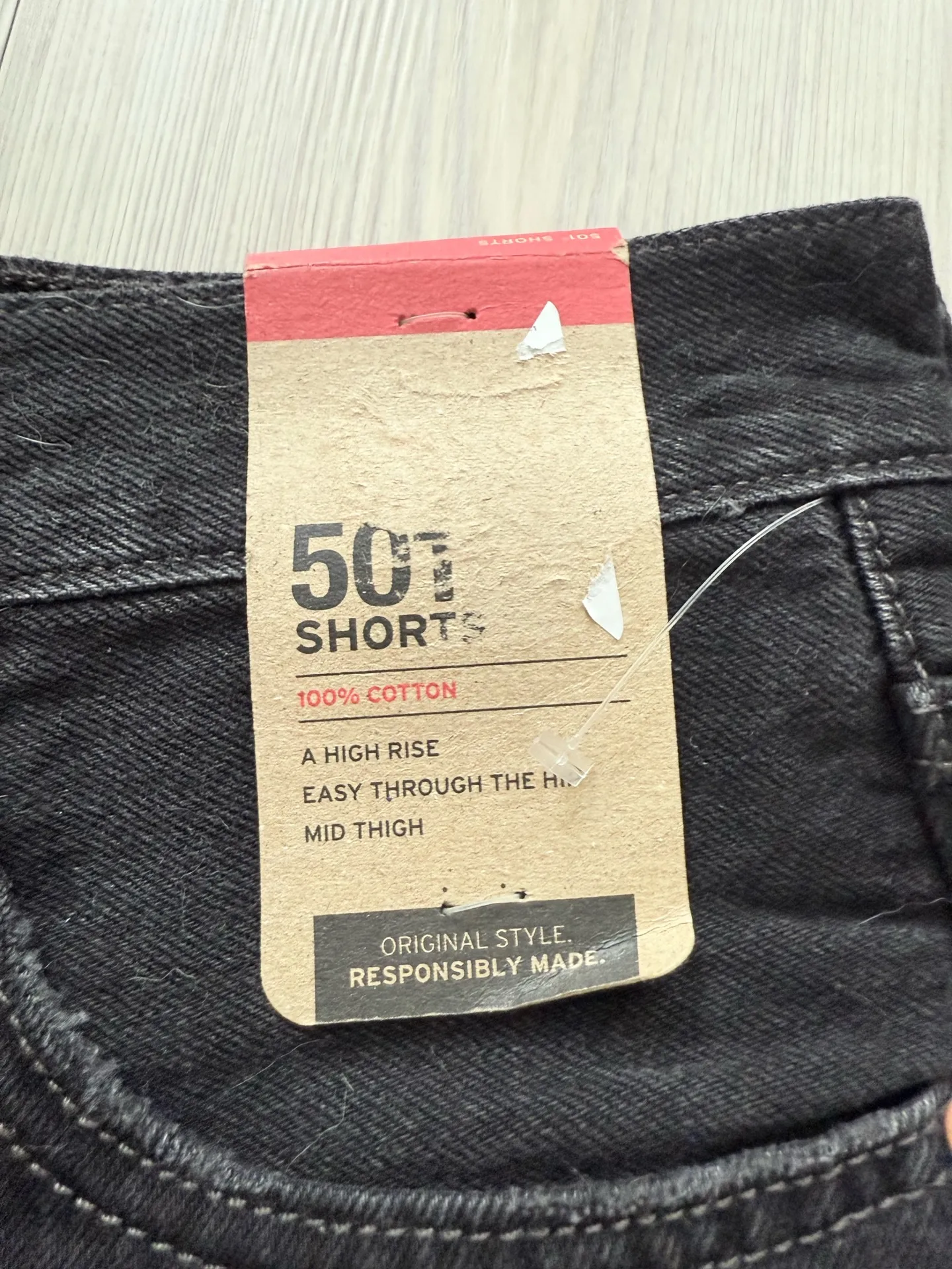 Levi’s 501 midi shorts black denim  - Image 4