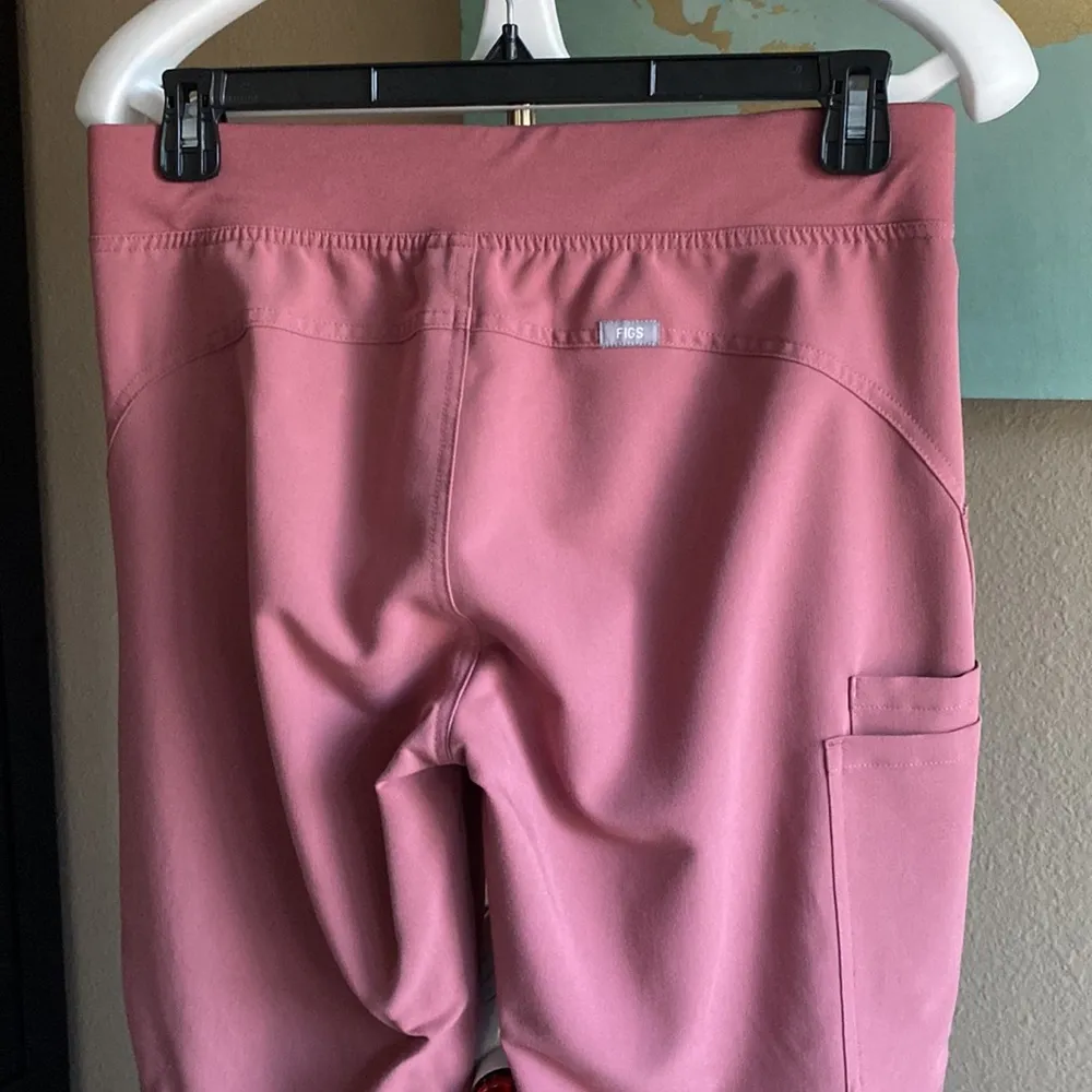 mauve medium petite straight leg scrub pants - Image 4