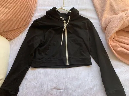 SheIn Cropped Black Zip up - Image 2