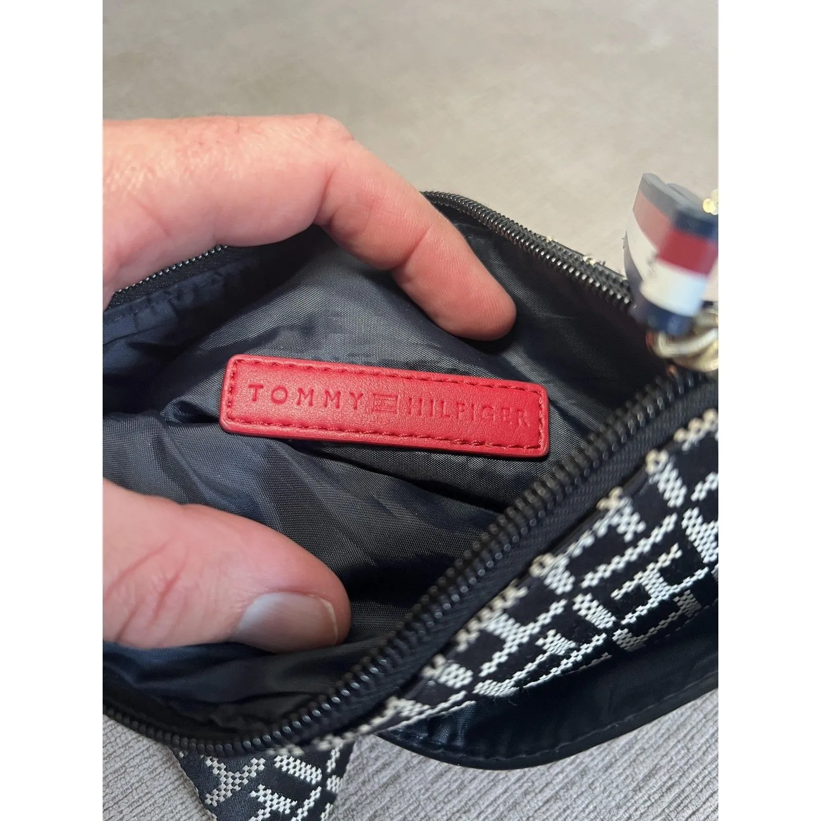 Tommy Hilfiger Wristlet Clutch Bag Womens One Size Black White TH Monogram Zip - Image 7