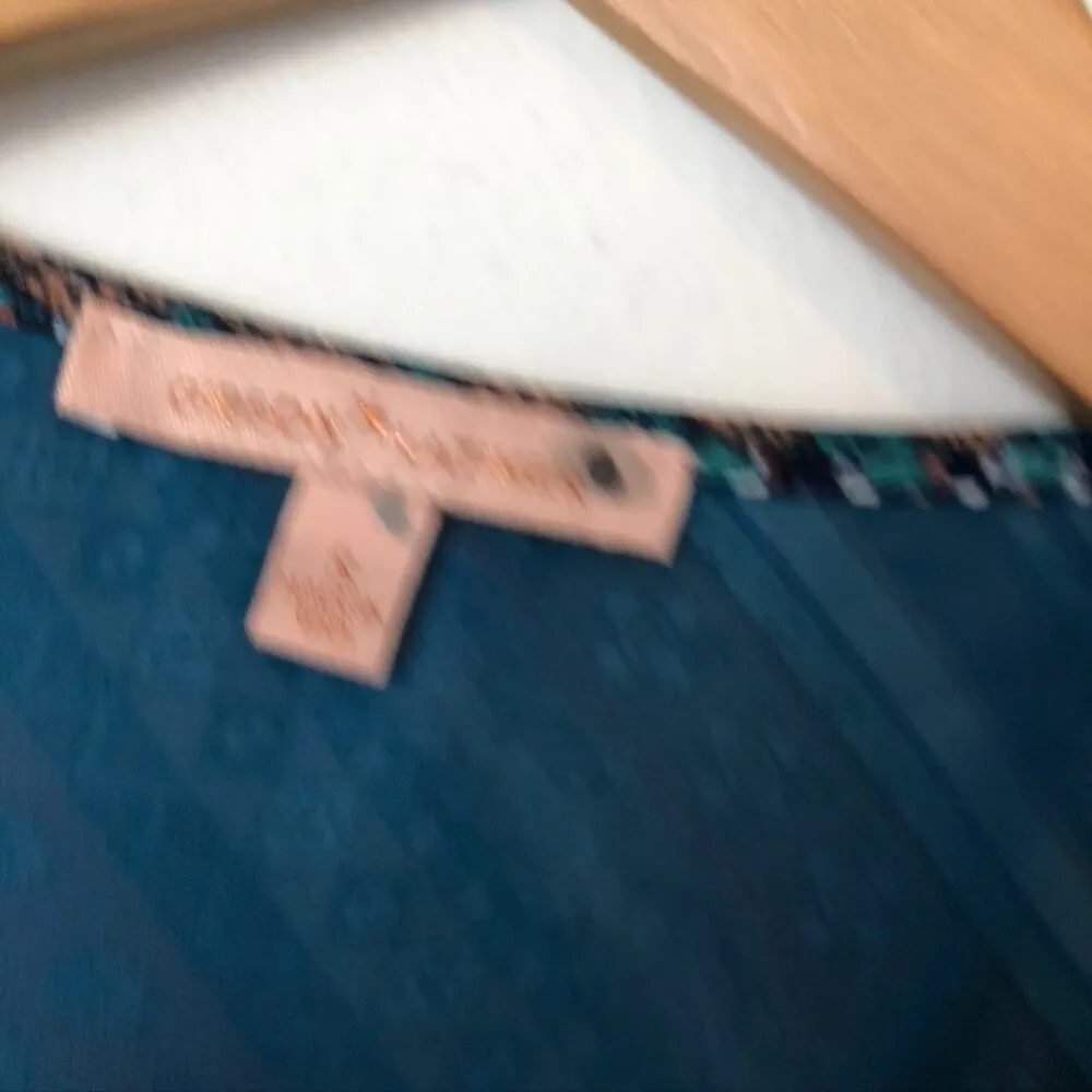 NEW NWT GIBSON LATIMER Blue Red Scarf Print Boho Peasant 3/4 Sleeve Blouse Small - Image 3