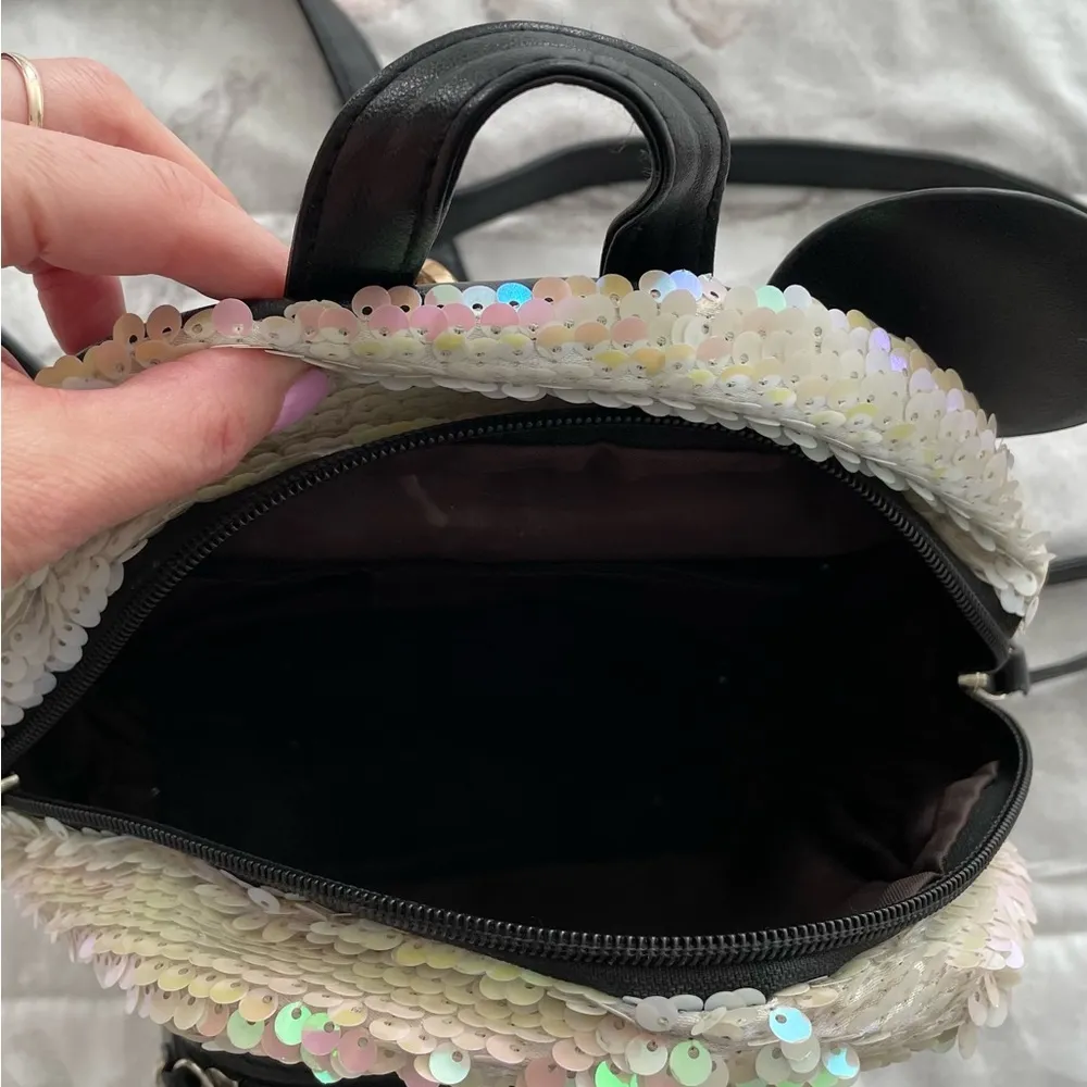 D&R Daren Piju sequins white and pink backpack party black back removable straps - Image 7