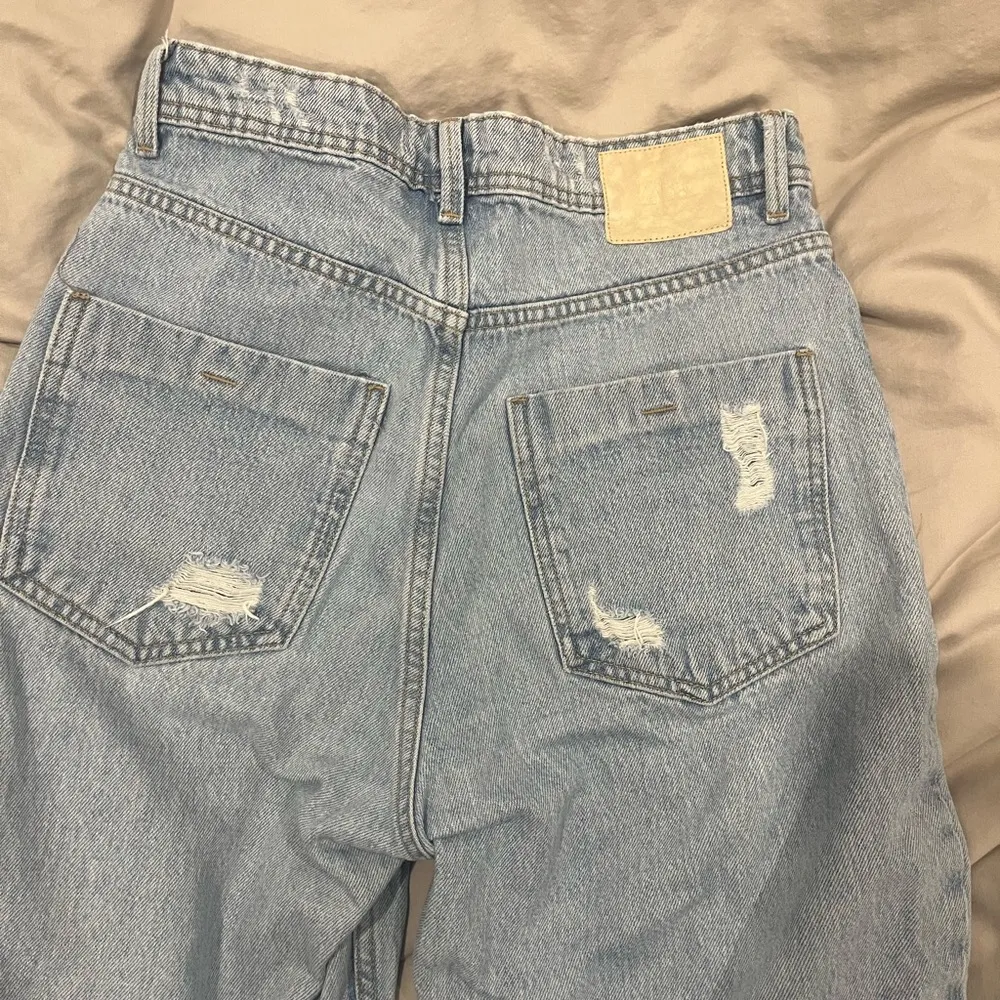 Wide Leg Full Length Light Wash Jeans - Image 7