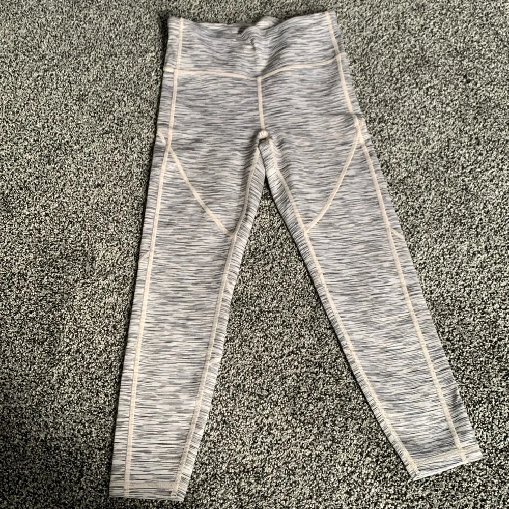 GapFit High Rise Blackout Spliced Leggings - Image 3