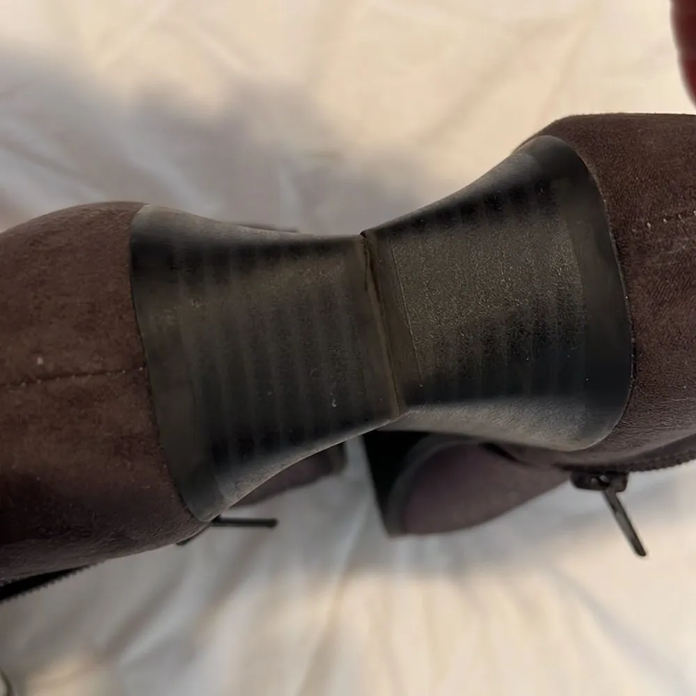 Qupid size 7 super cute ankle booties brown back and 2 tone front small heel EUC - Image 12