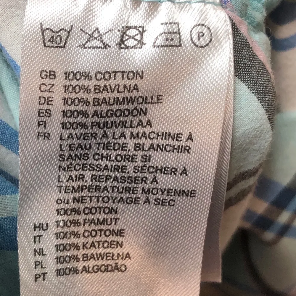 Tabbed Short Sleeve Button Down Plaid V-neck Shirt - Image 11