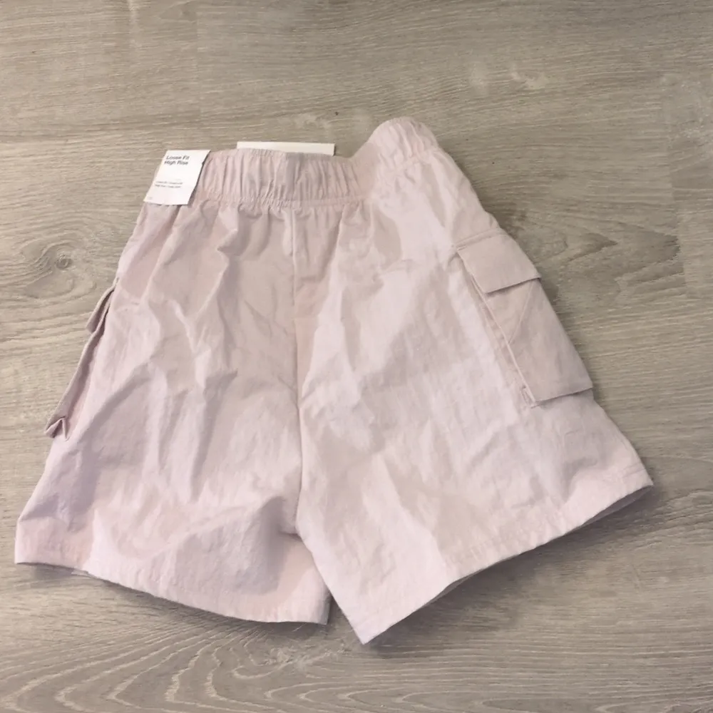 Nike platinum violet loose fit woven high rise shorts size XS - Image 11