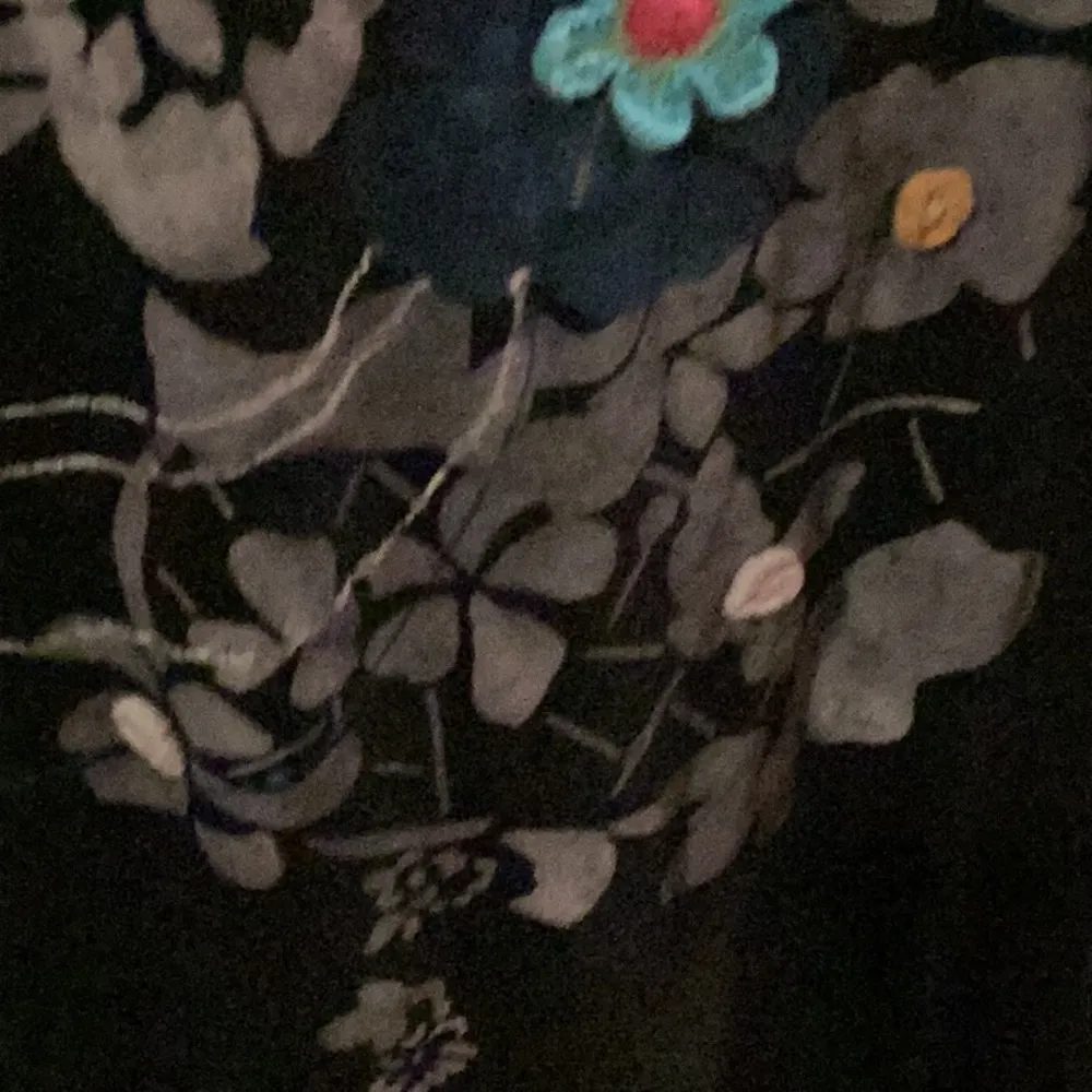 Floral Embroidered Black beach coverup Size undefined - Image 4