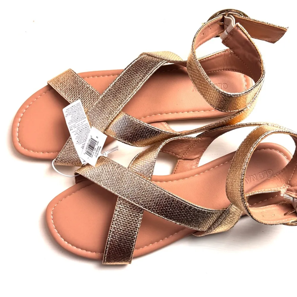 Old Navy Women's Gold Double Cross Strap Sandals 10 - Image 4