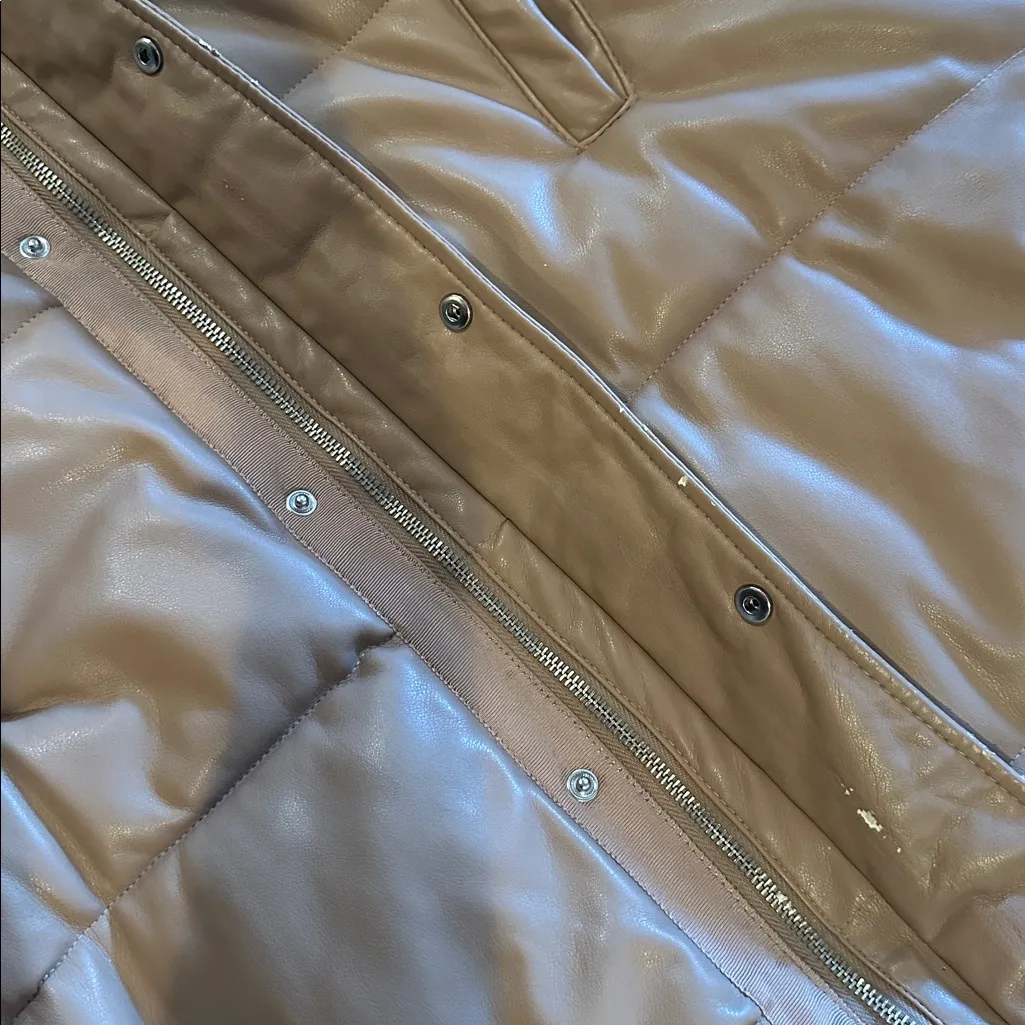 Abercrombie & Fitch Oversized Puffer Vest Large Tan - Image 11