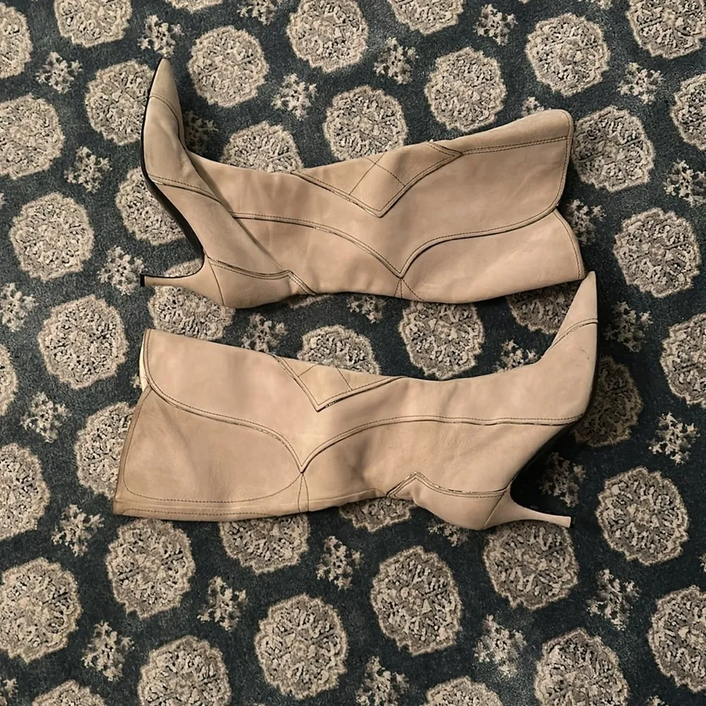 Claudia Ciuti ivory suede boots size 10 HOT Tan - Image 6