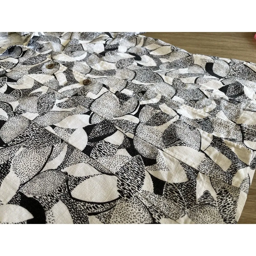 Chico's Linen Button Down Casual Shirt Black & White Floral Short Sleeve Womens 2 - Image 5