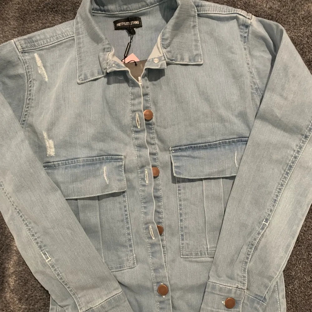 Pretty Little Thing Super Distressed Denim Shirtdress size 0 - Image 5
