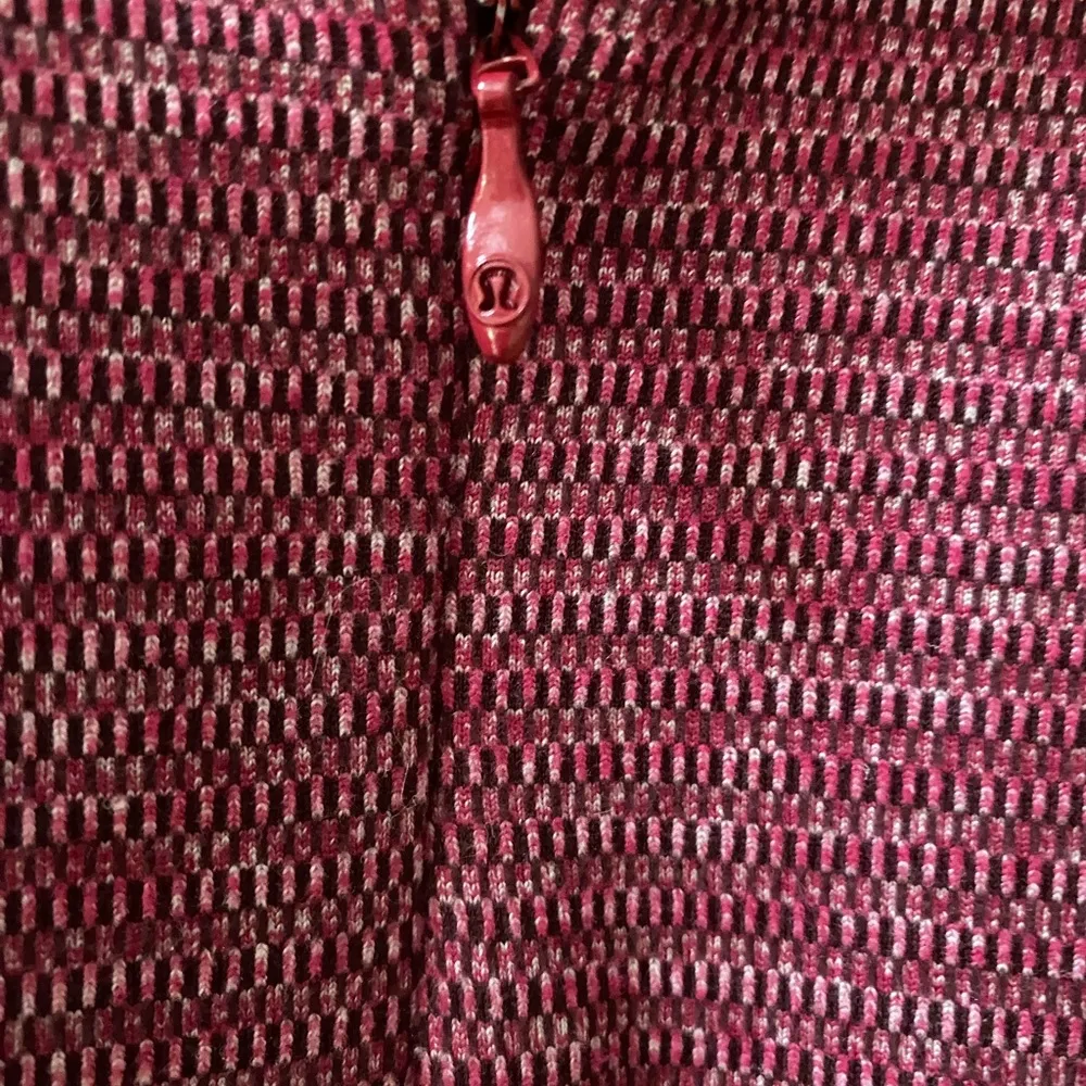 1/2 zip Size 8 EUC - Image 5