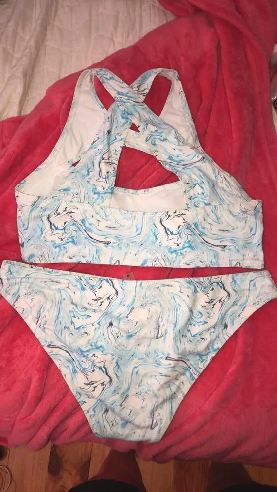 Cupshe Bathing Suit Set - Image 2