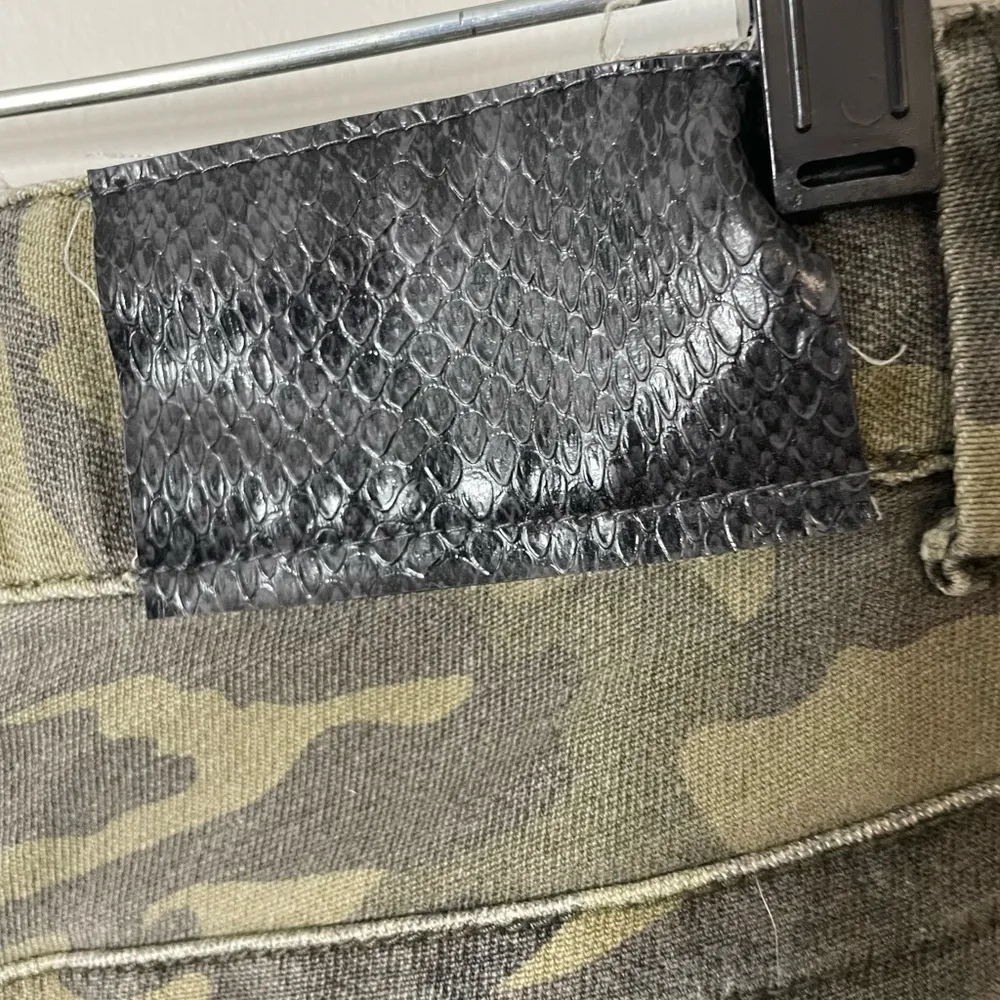 Upper Freak Japanese Camouflage Shorts Women’s Medium Excellent Condition Green - Image 9