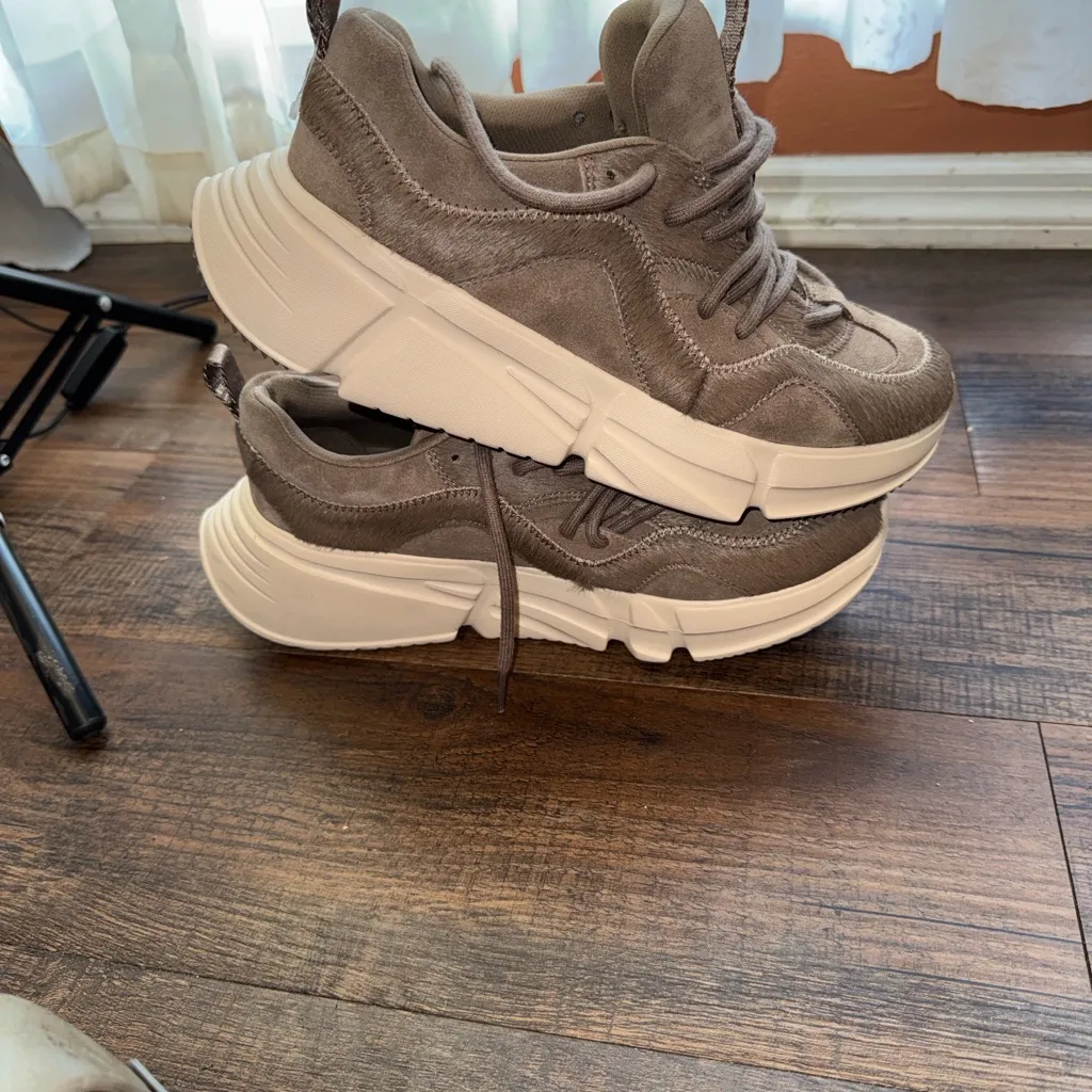 UGG Brown Suede and cow hair Women's Sneakers - Image 14