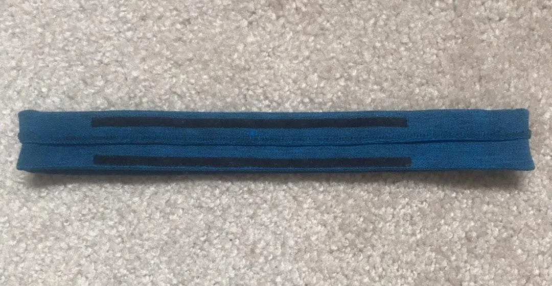 Lululemon Thin Blue Non-Slip Headband - Image 3