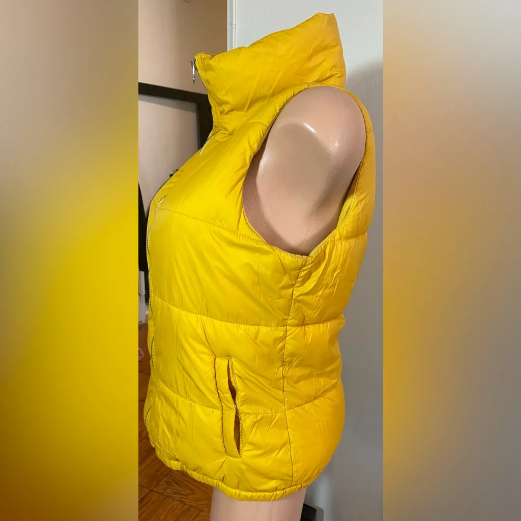 Old Navy Yellow Puffer Vest Size S - Image 3