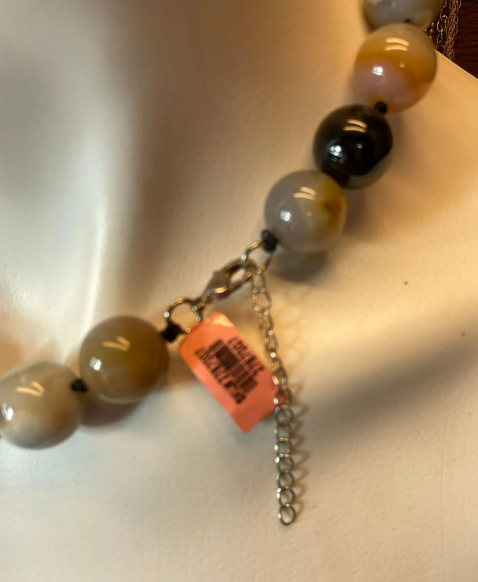 Agate Beaded Short Necklace 18” Long Silver - Image 3