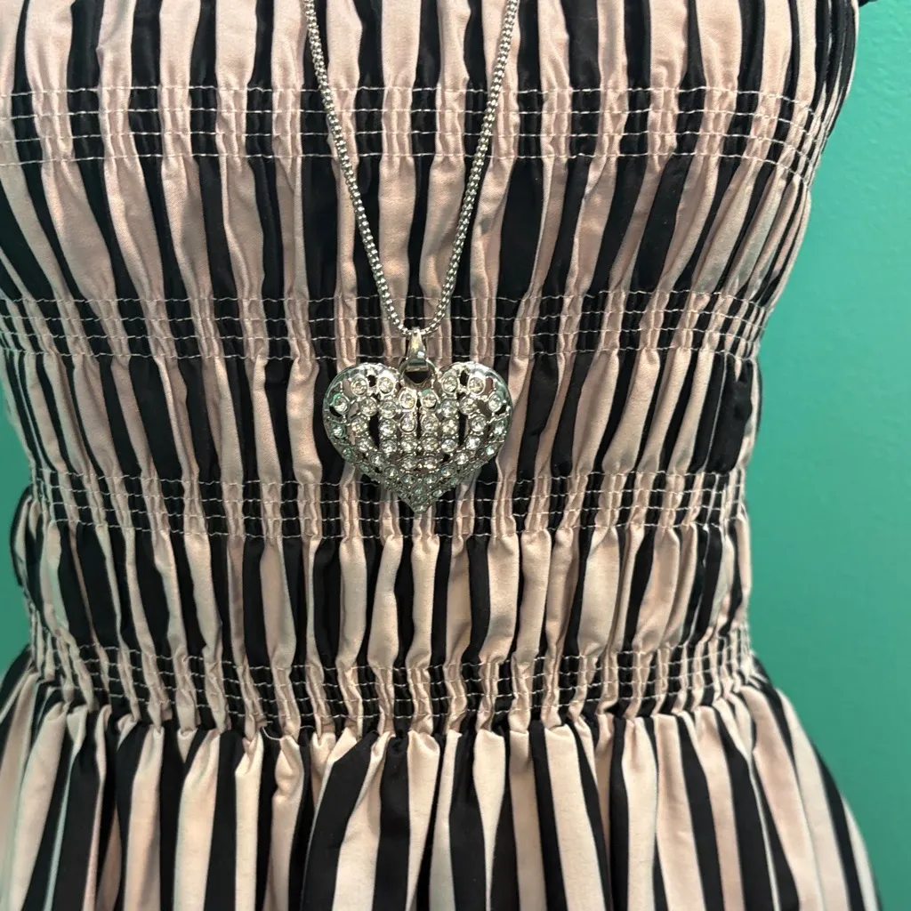 Striped Blue and White Maxi Dress w/ Pockets! Black Size undefined - Image 3