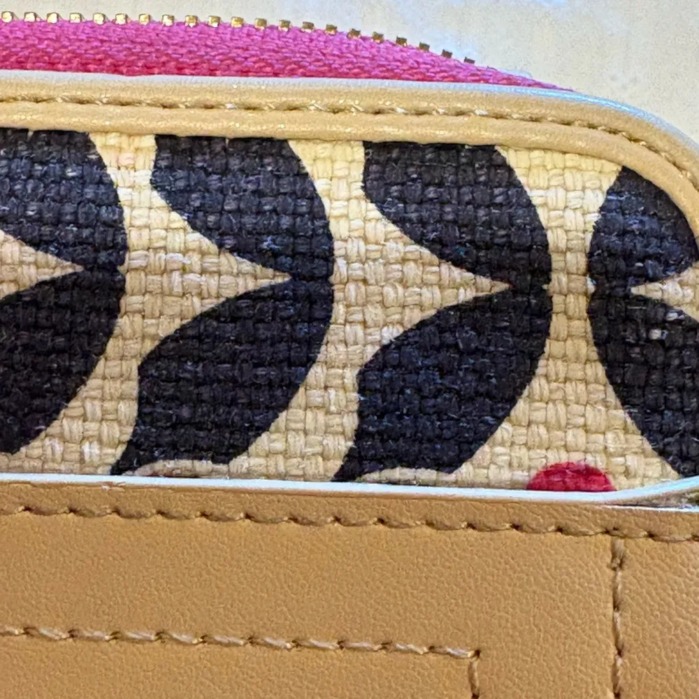 Spartina Maritime Multi Phone Crossbody/wallet - Image 13