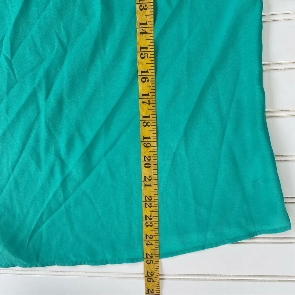 Sleeveless blouse lace front Size Medium NEW - Image 9