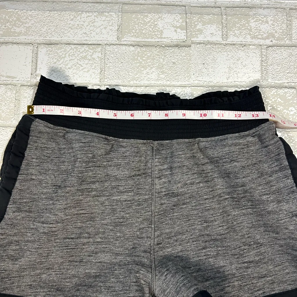 Lululemon Women's Shorts - Image 6