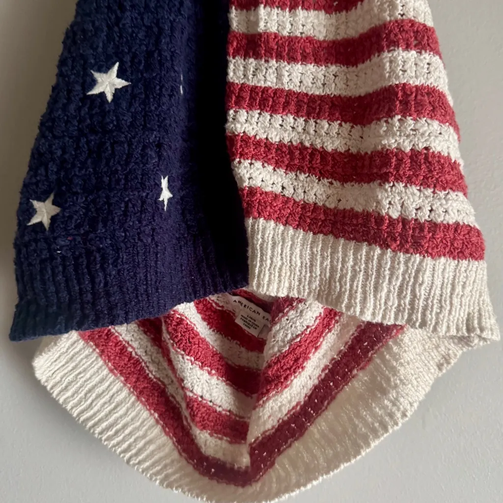 American Eagle Crochet Knit Patriotic USA Cropped Halter Knit Top Size Large - Image 4