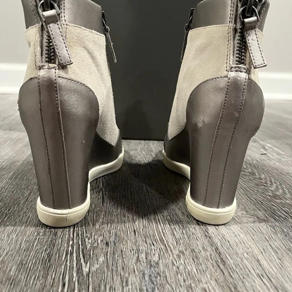 Gray for Saks Fifth Avenue Suede Leather Metallic Lace Up Wedge Booties sz 6.5 - Image 3