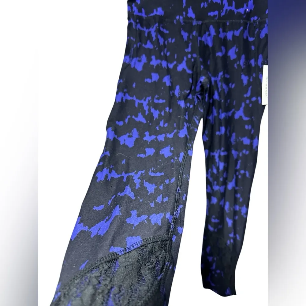 Warrior Danica Patrick NWT Blue and Black Patterned Leggings Lace Trim Medium - Image 4