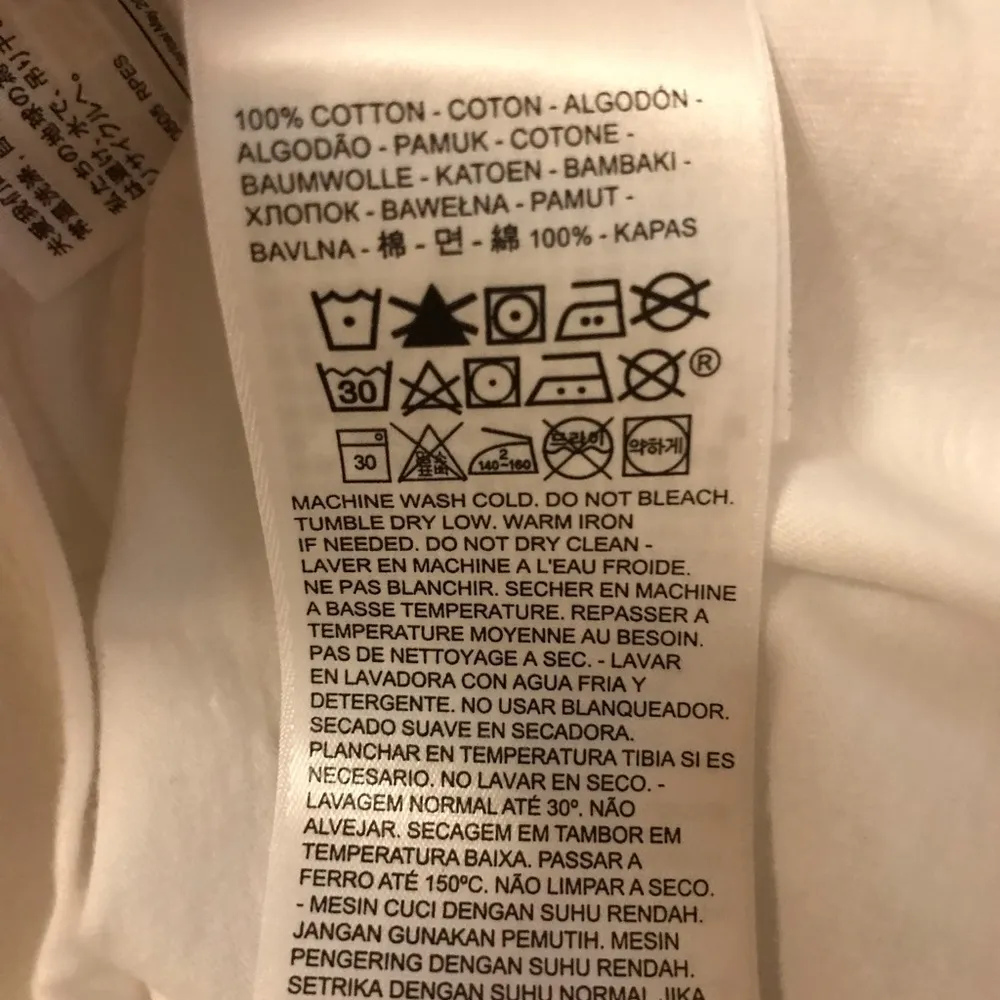 Levi’s short sleeve T shirt in white size M - Image 10