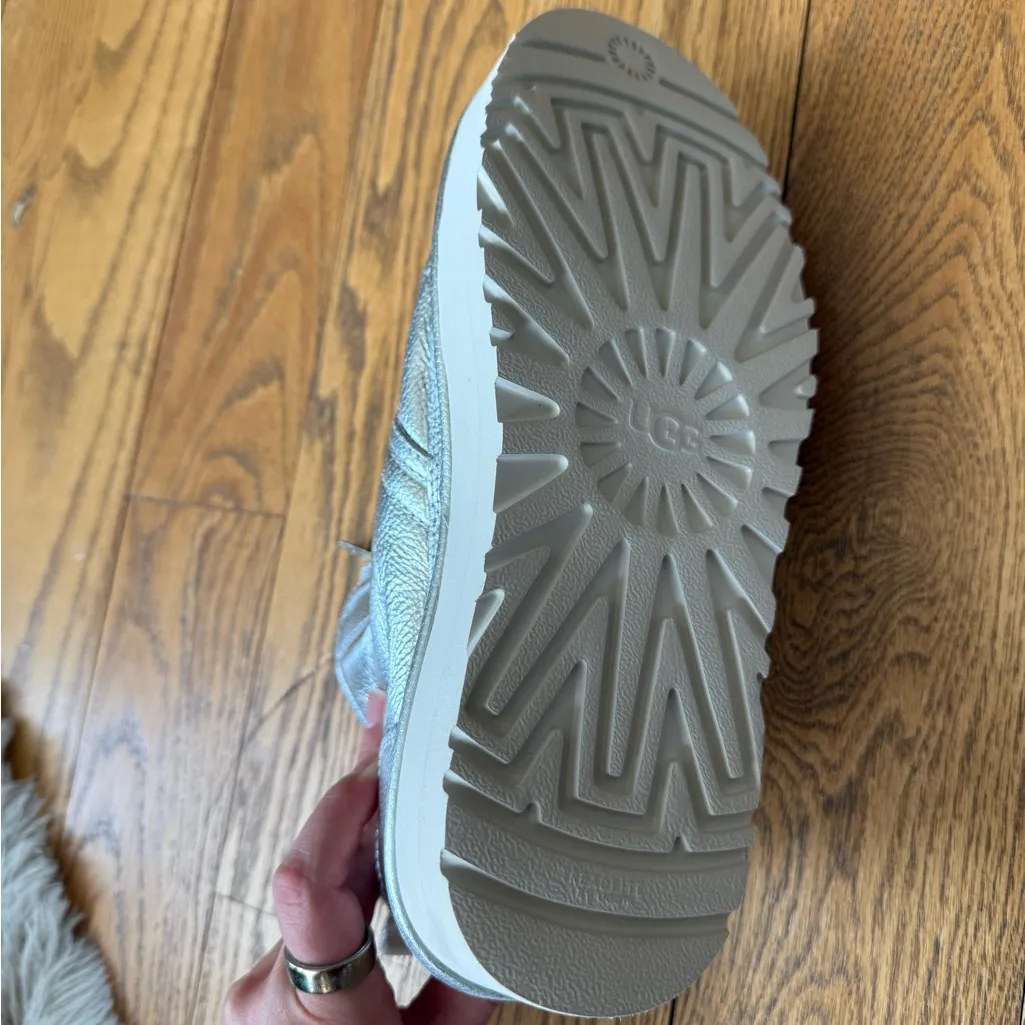 UGG metallic silver zip up Neumel Platform Boots size 9 - Image 7